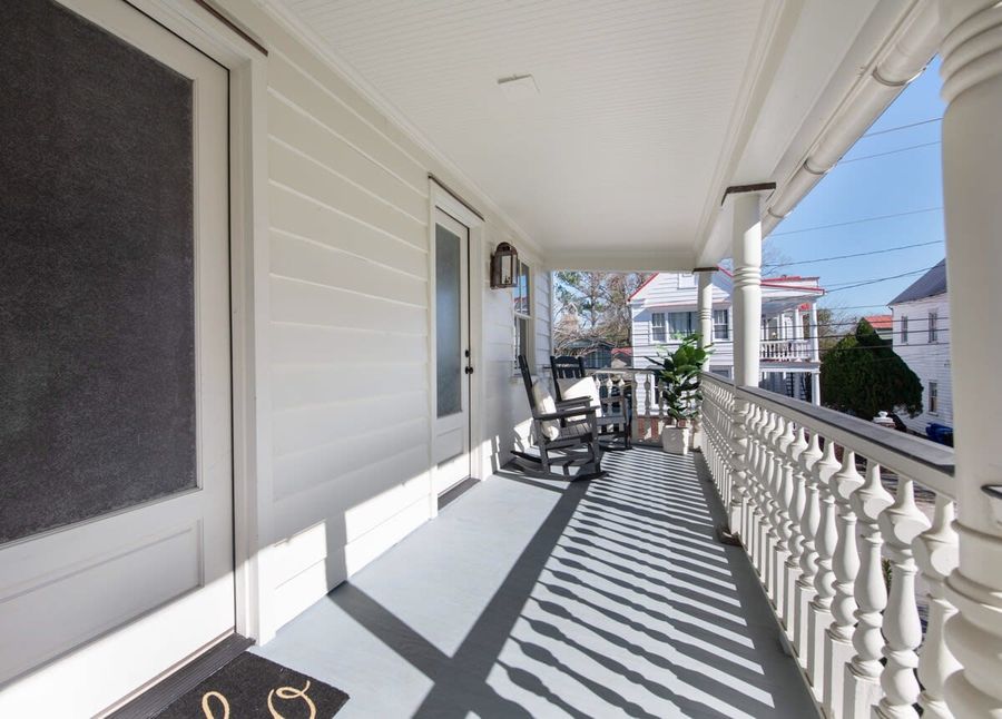 Outdoor balcony to enjoy with your group