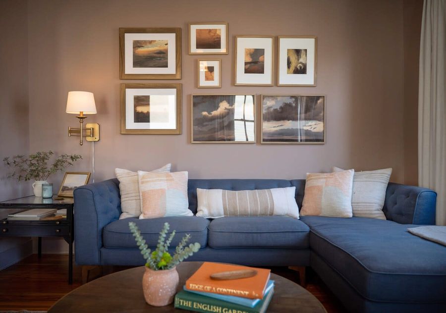 Spacious living room for your group to relax in