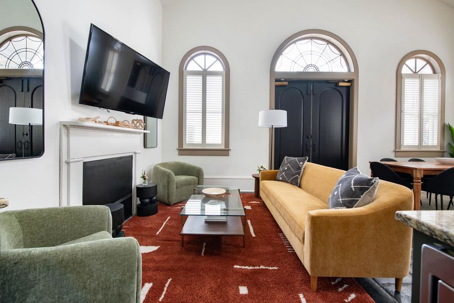 Spacious living room for all of your guests.