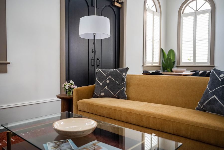 Spacious living room for all of your guests.