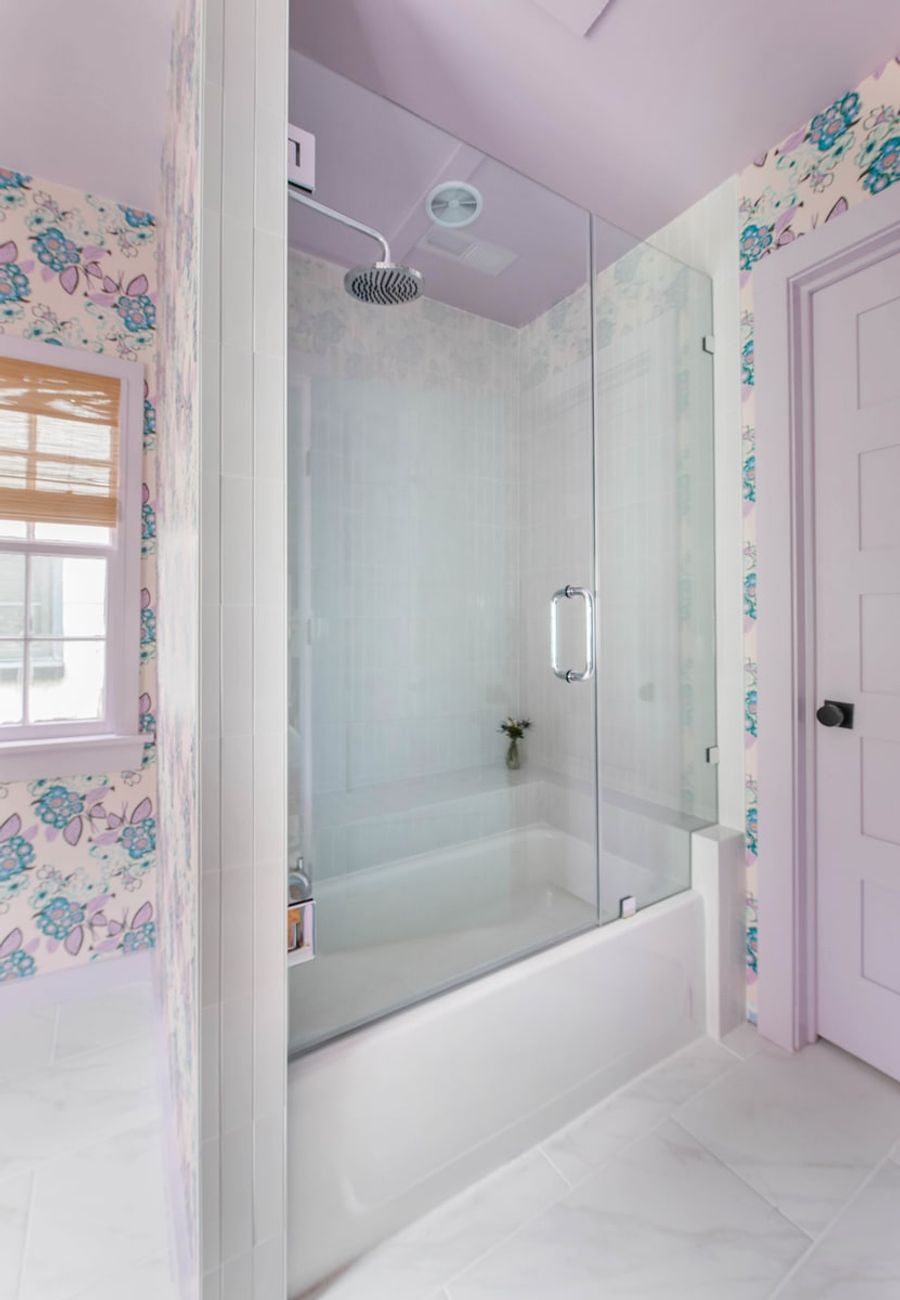 Bathroom #2: Shower/Tub Combo