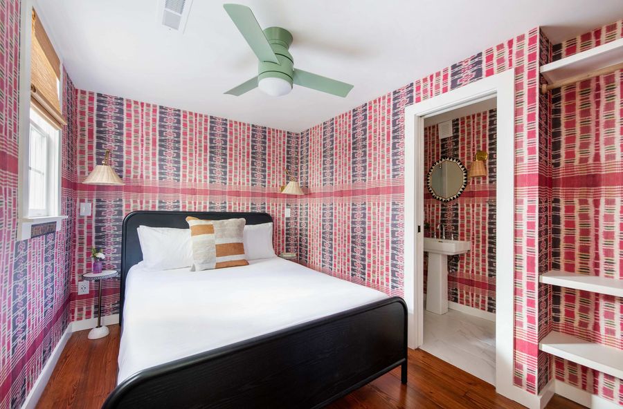Bedroom #4: Queen Bed