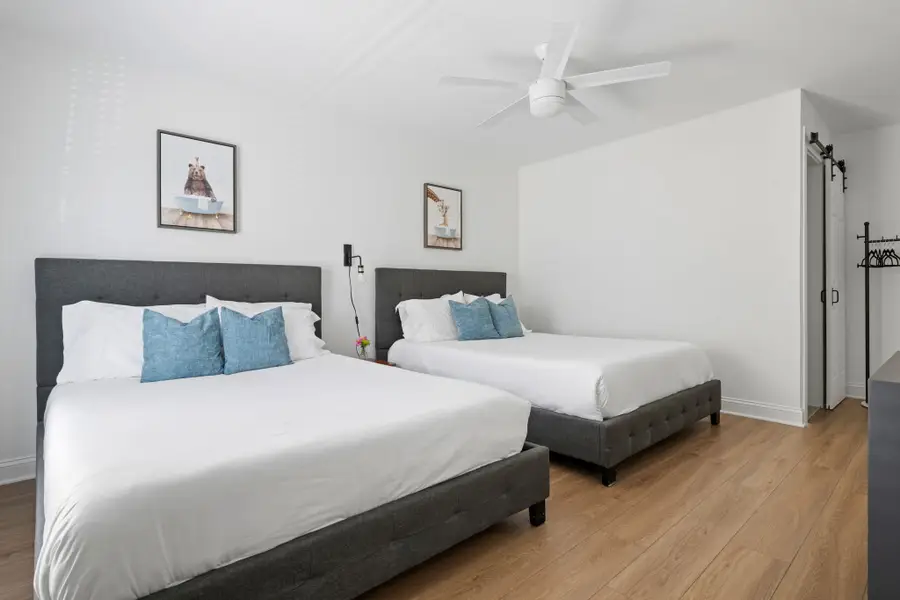 Bedroom #2: Queen Bed, Queen Bed