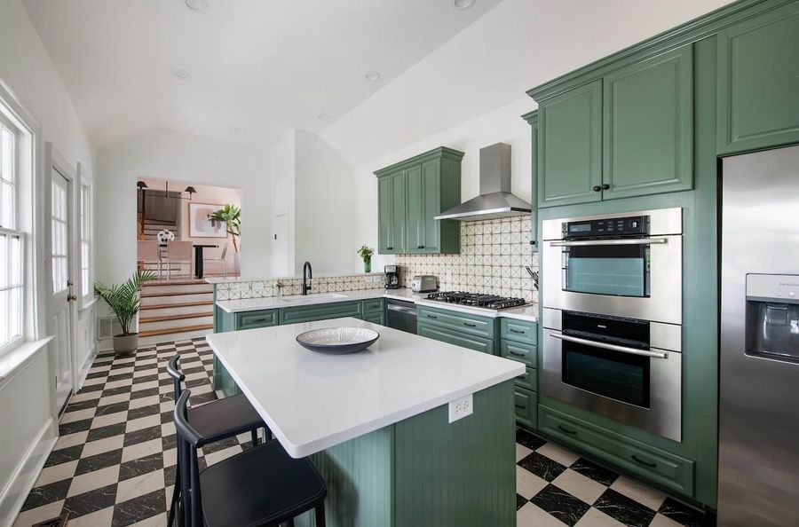 Fully stocked kitchen with everything you need! 