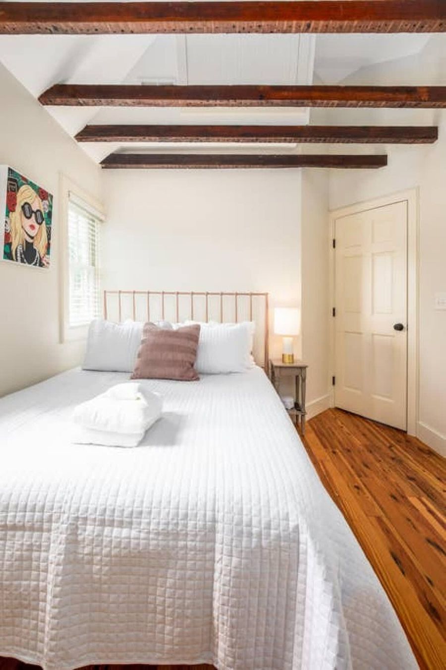 We provide fresh linens and towels!