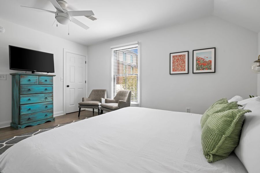 Bedroom #4: King Bed + En-suite Bathroom