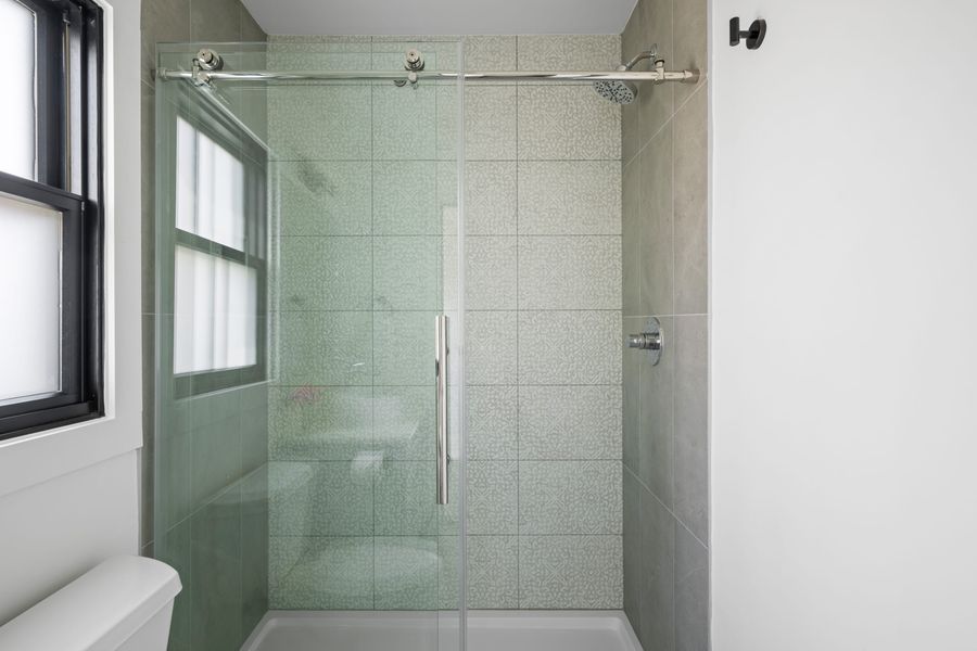 Bathroom #2: Shower/Tub Combo