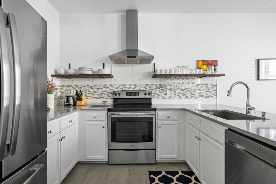 Fully equipped kitchen with everything you need to cook a meal