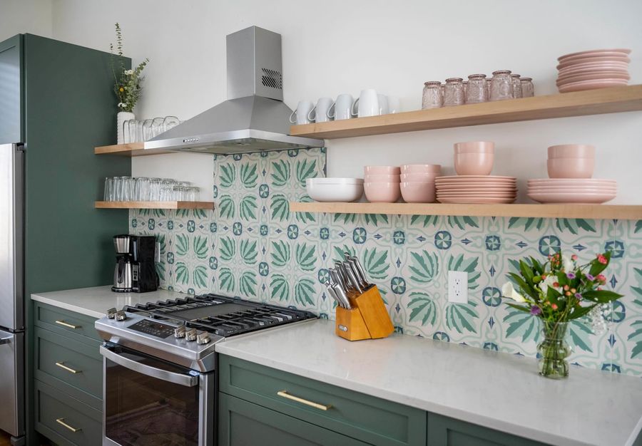 Fully equipped kitchen with everything you need to cook a meal!