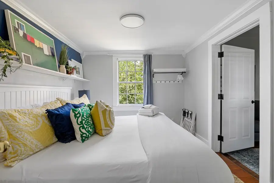 Bedroom #1: King Bed + En-suite