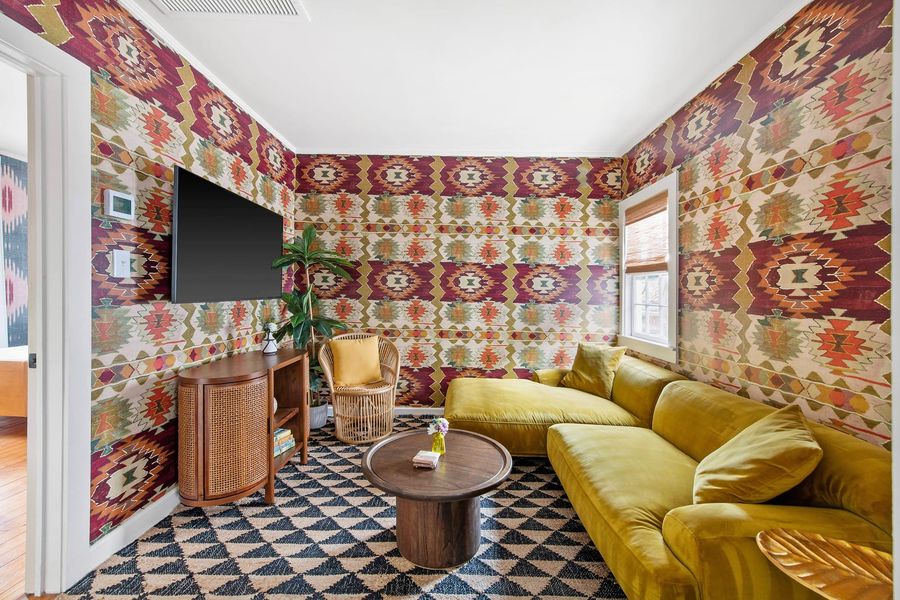 Spacious living room with seating for your entire group!