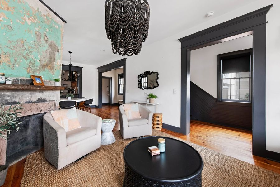 Spacious living room with seating for your entire group!