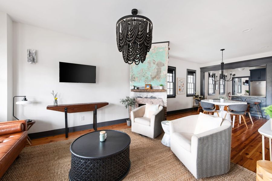 Spacious living room with seating for your entire group!