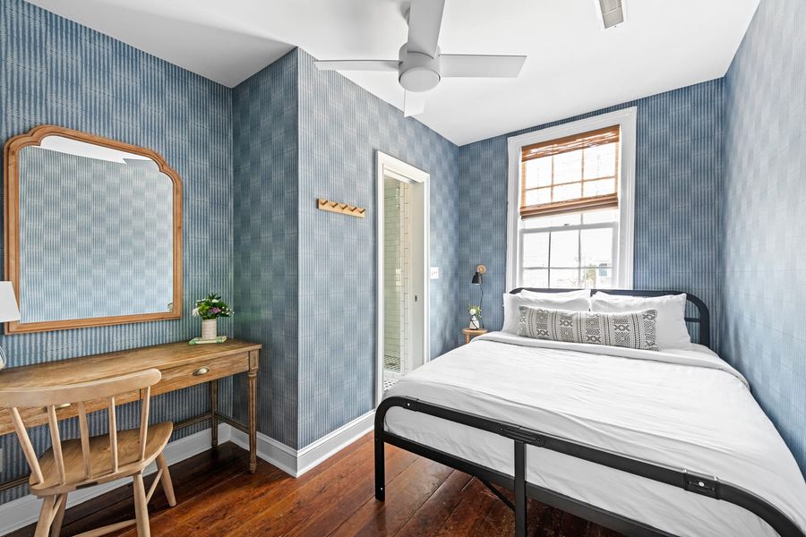 Bedroom #3: Queen Bed
