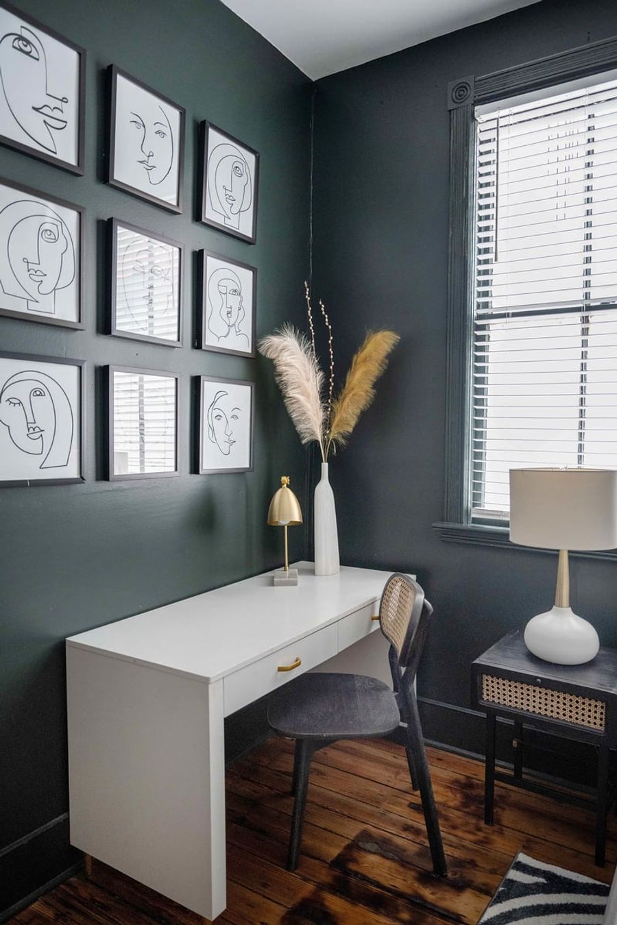 Work desk area