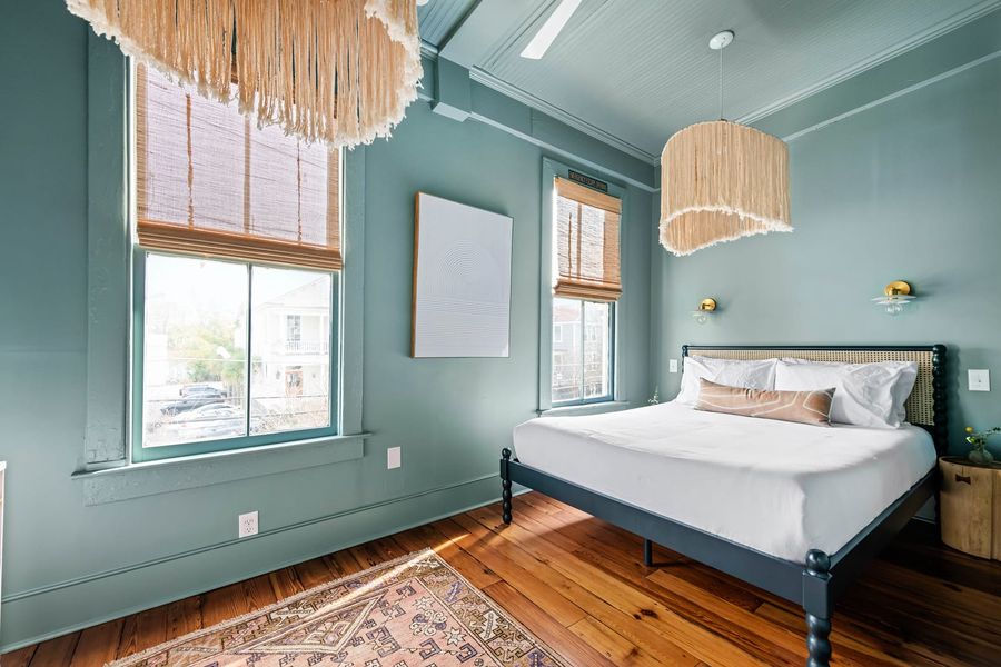 Bedroom 4: King Bed + Double Bed