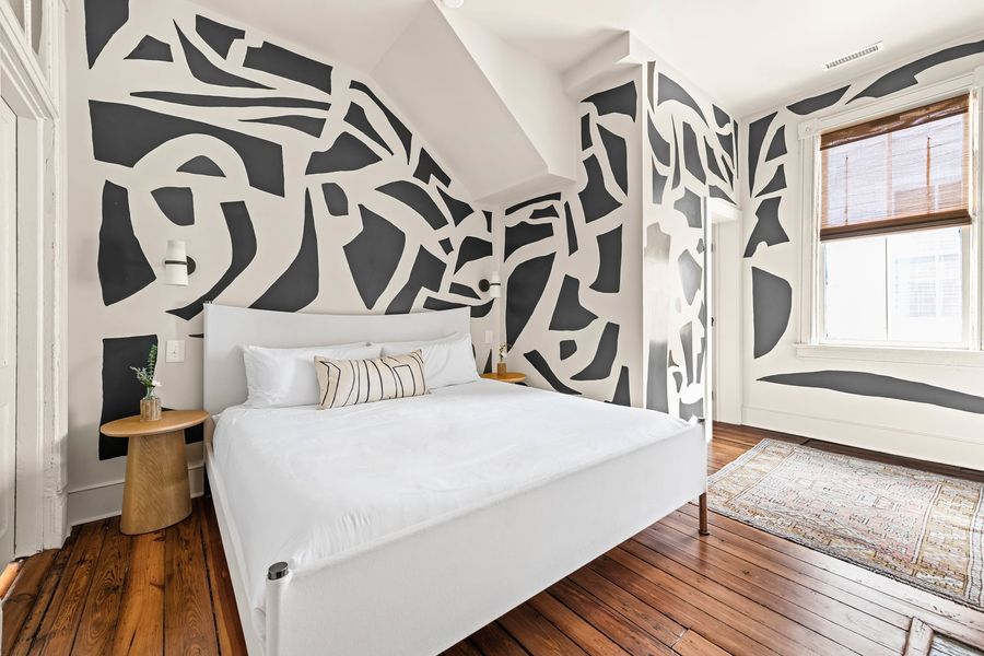 Bedroom 3: King Bed