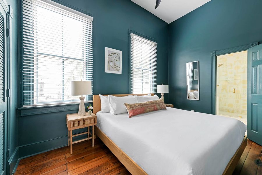 Bedroom 5: King Bed