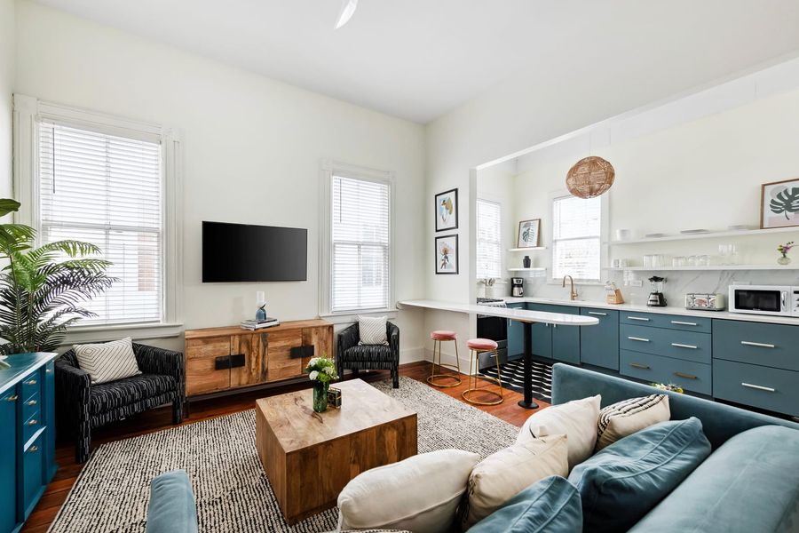 Spacious living room with seating for your entire group!