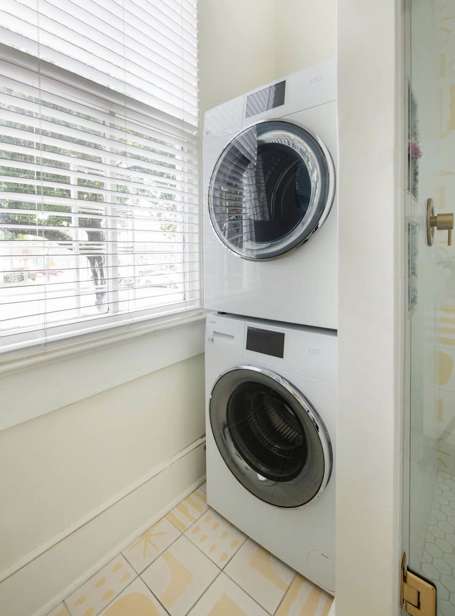 Laundry + Dryer 