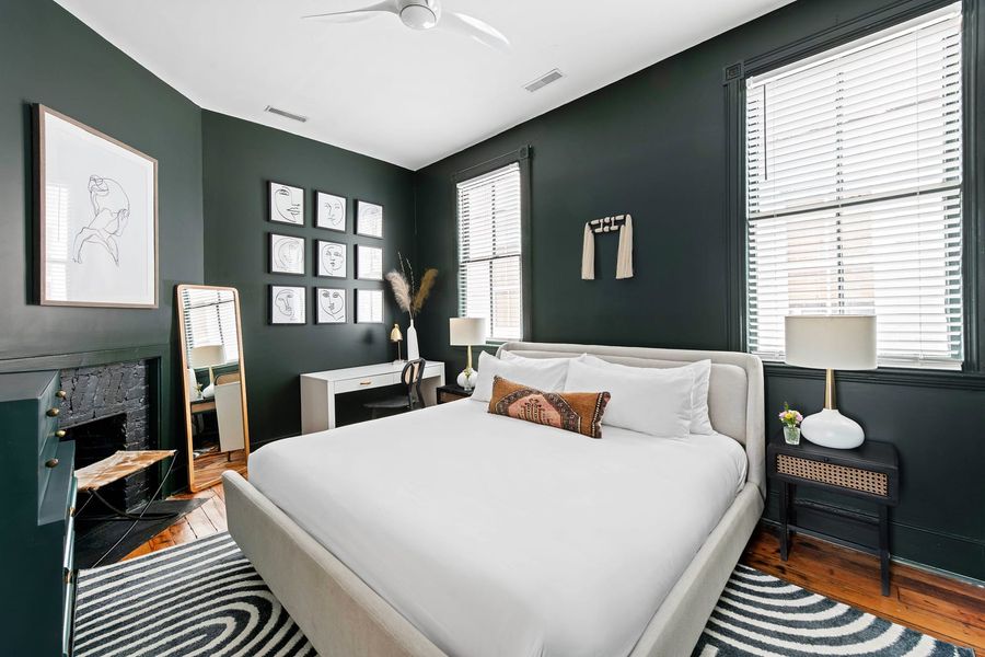 Bedroom 6: King Bed