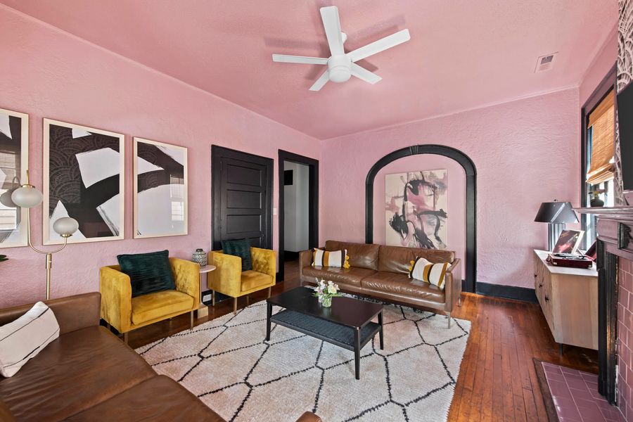 Spacious living room with seating for your entire group