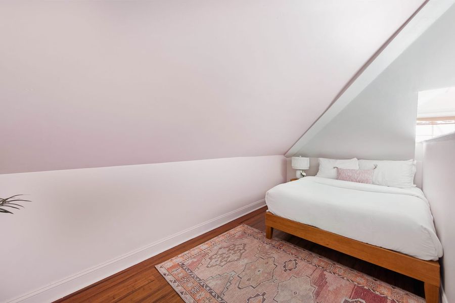 Bedroom #9: Double Bed + Single Bed