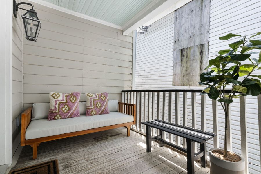 Great porch, and steps from King Street bars and restaurant. 