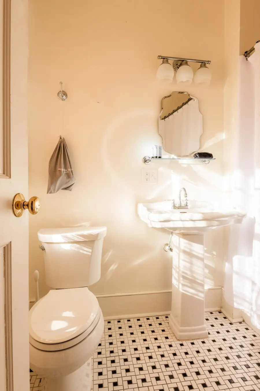 Full Bathroom