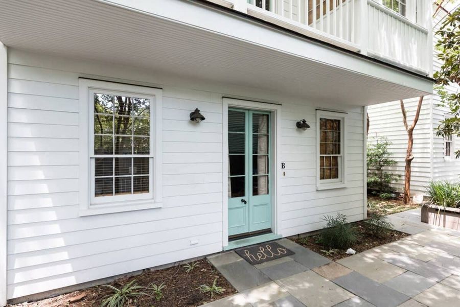 Self Standing 3-story 1 BR Unit! With Outdoor Seating!