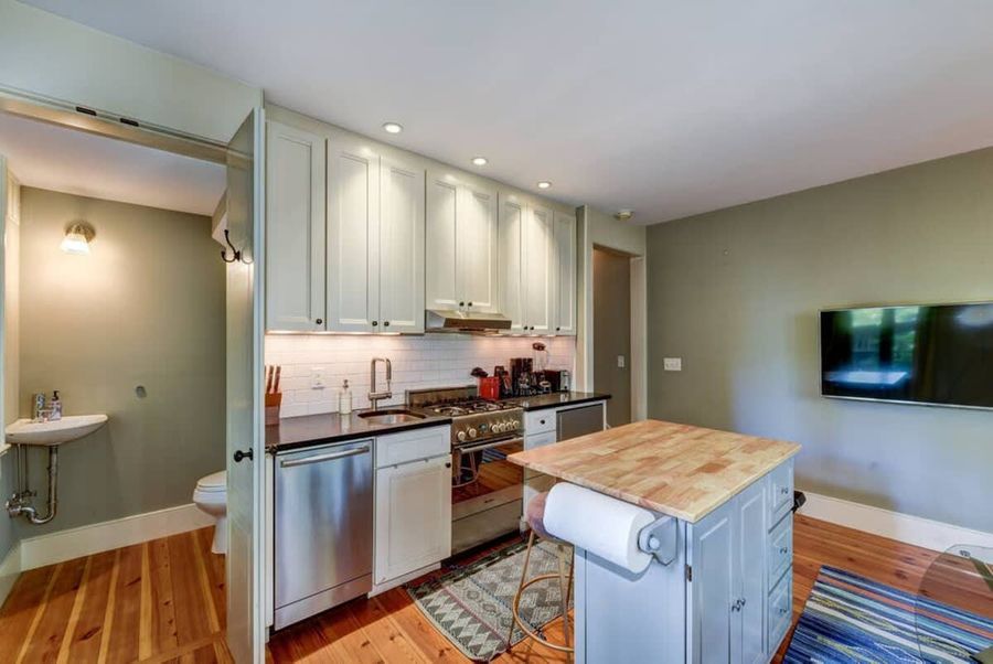 Fully equipped kitchen