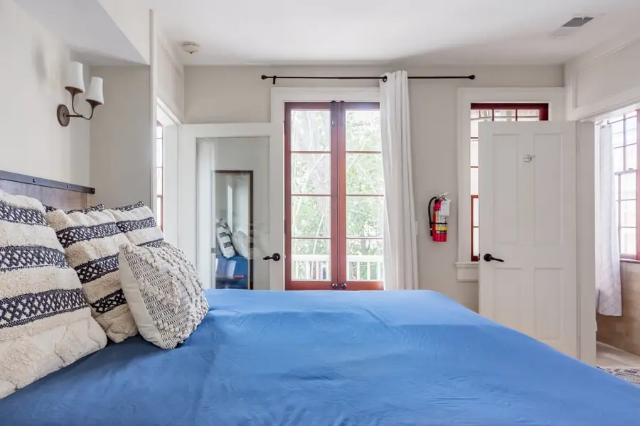Bedroom: King Bed + TV 