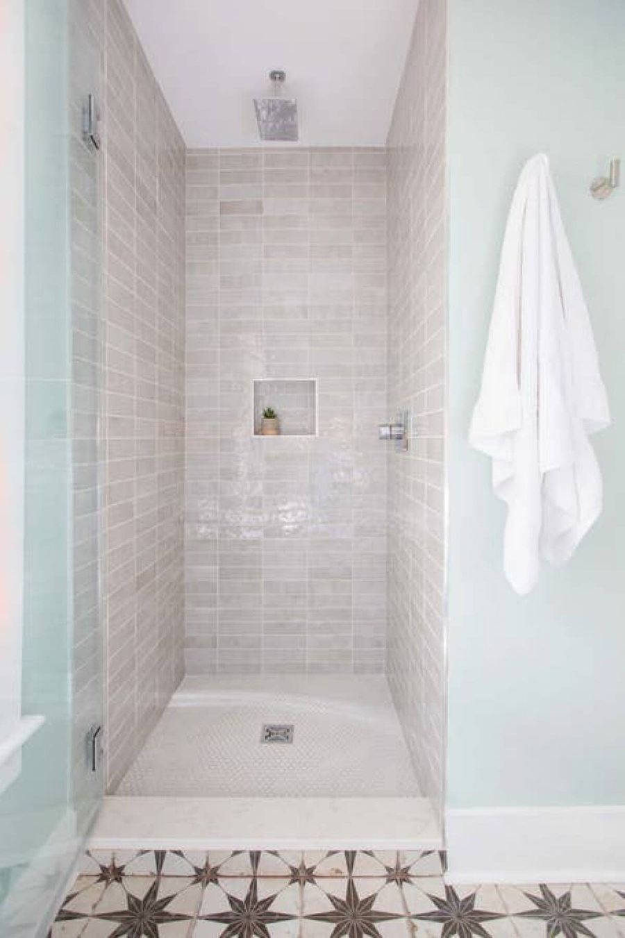 We have a professional maid team that provides clean linens and ample towels for each stay!