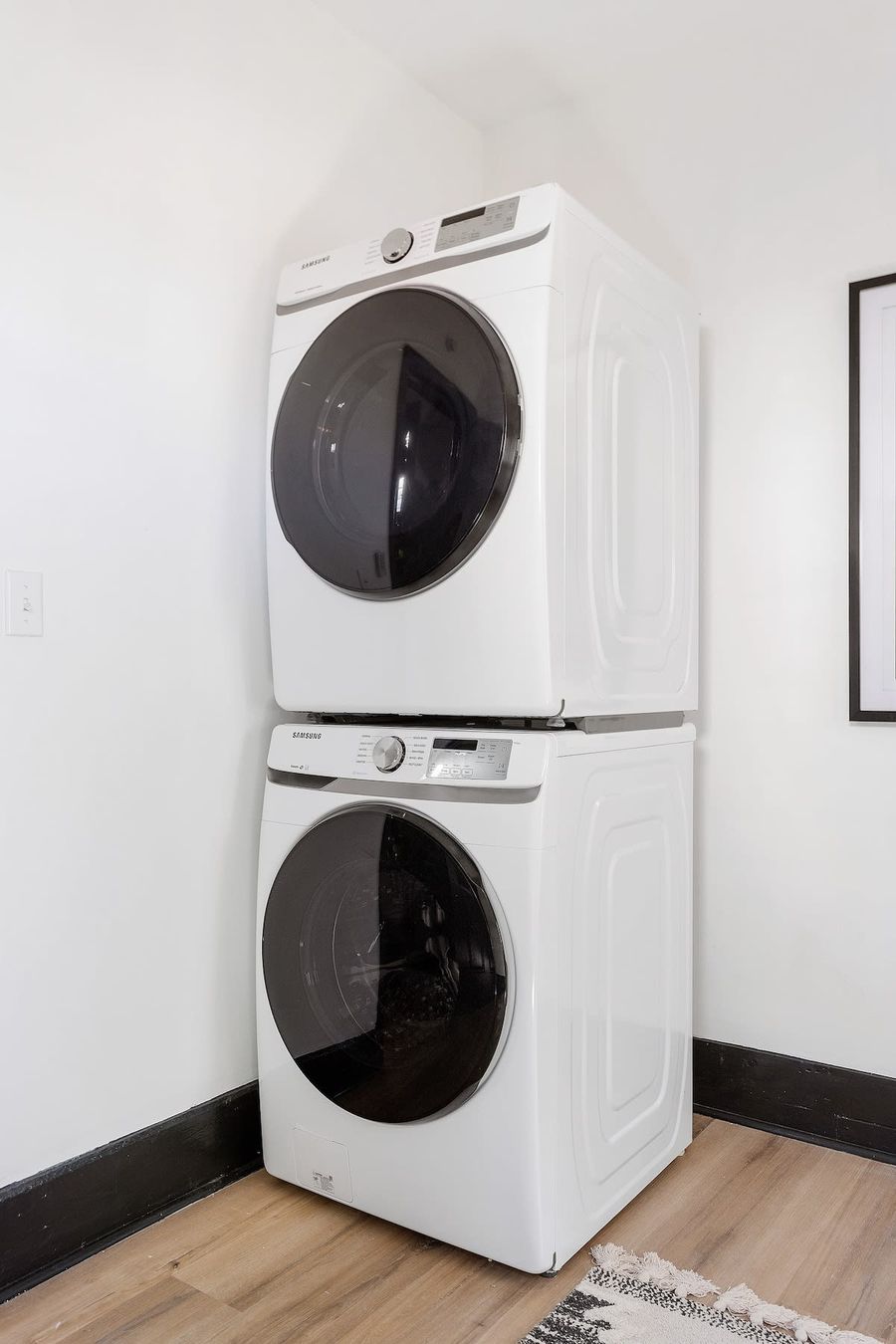 Washer/dryer in-unit.