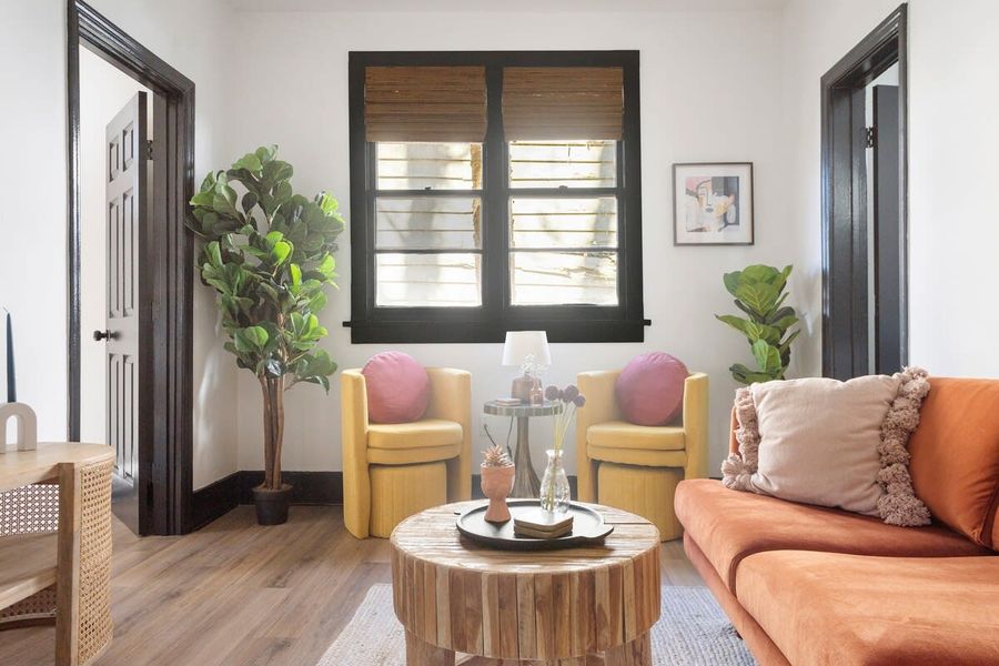 High-end furnishings (brand new!).