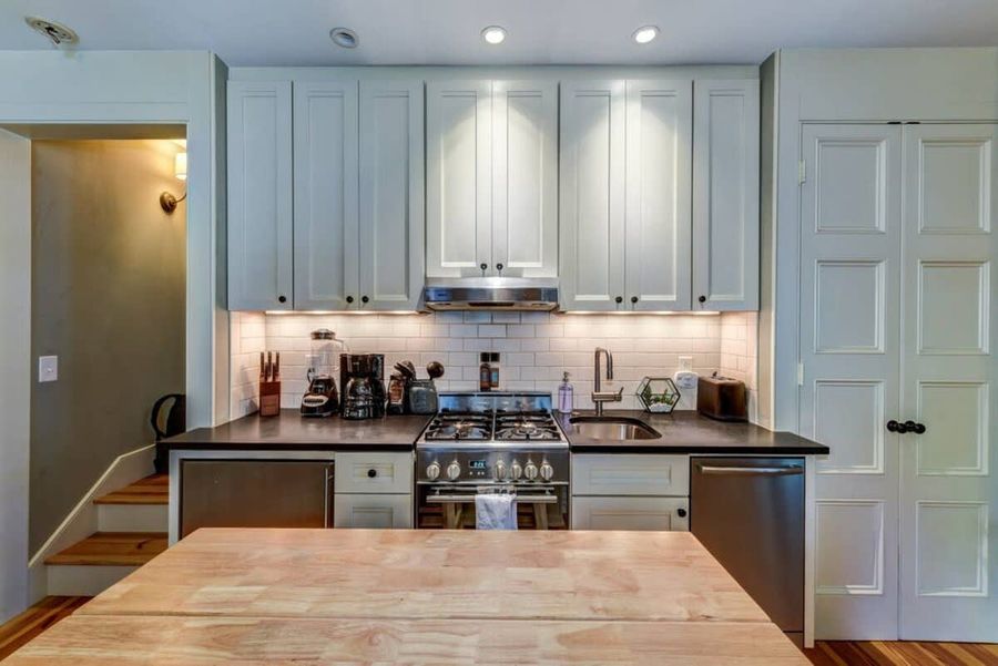 House # 3: Fully Stocked Kitchen!
