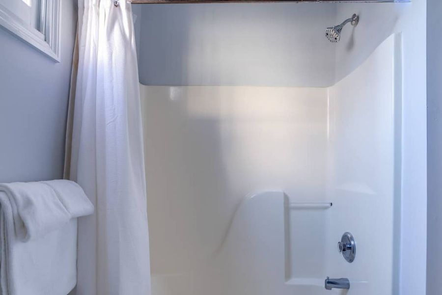 Jack + Jill Full Bathroom