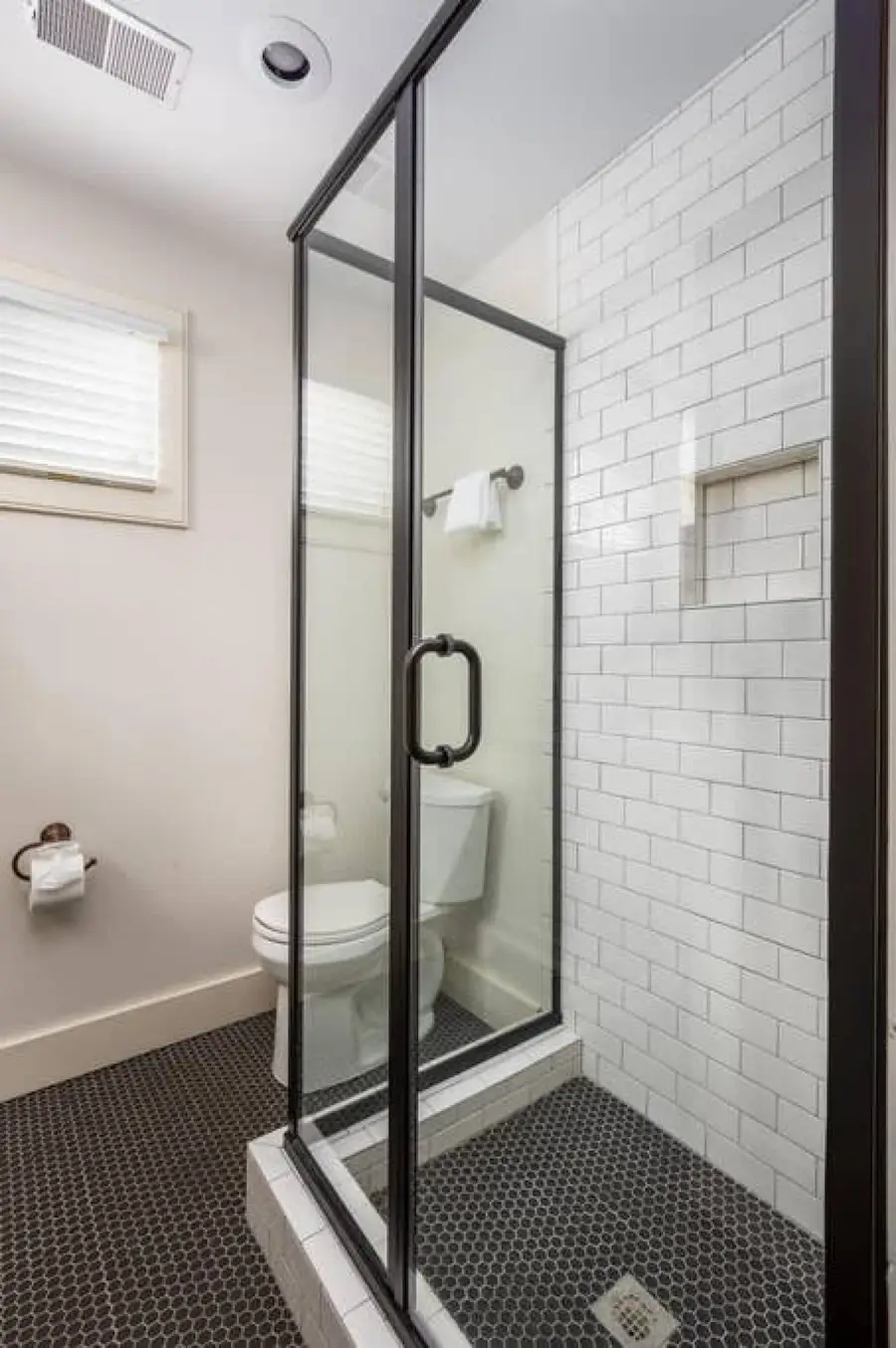 Bathroom 5: Walk-in shower