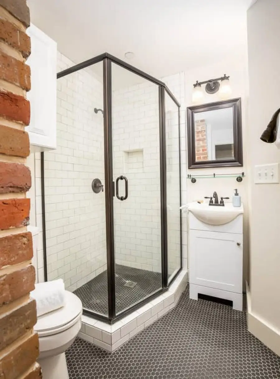 Bathroom 6: Walk-in shower