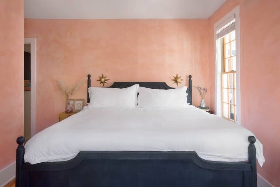King Bedroom with Ensuite and TV (Bedroom #6)
