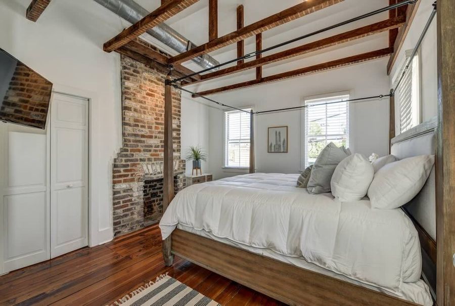 1st Bedroom / King Bed and Smart TV
