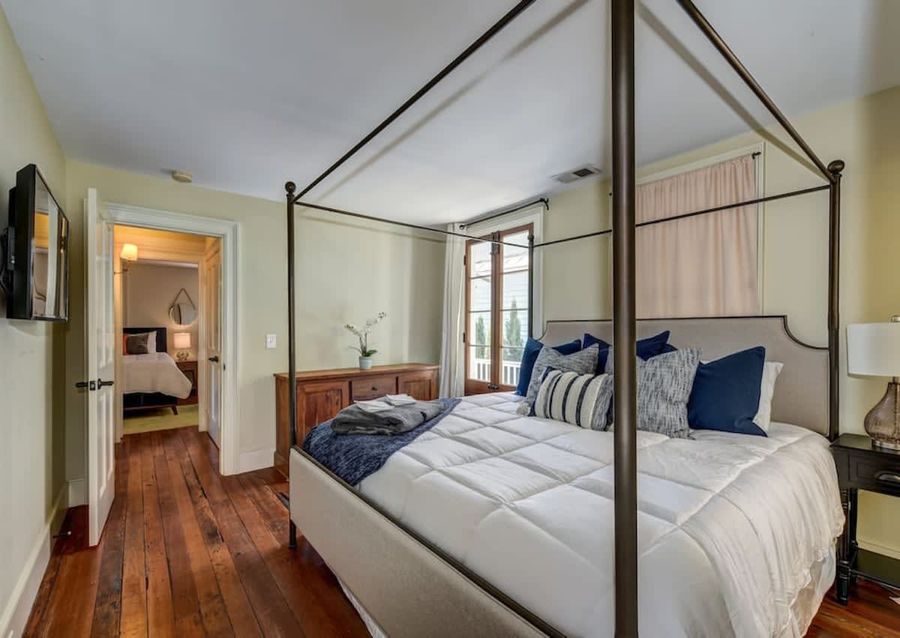 Bedroom 1: King Bed + ensuite + TV