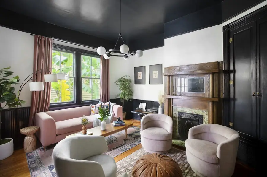 Plenty of seating space for your group between all 3 living room spaces :)