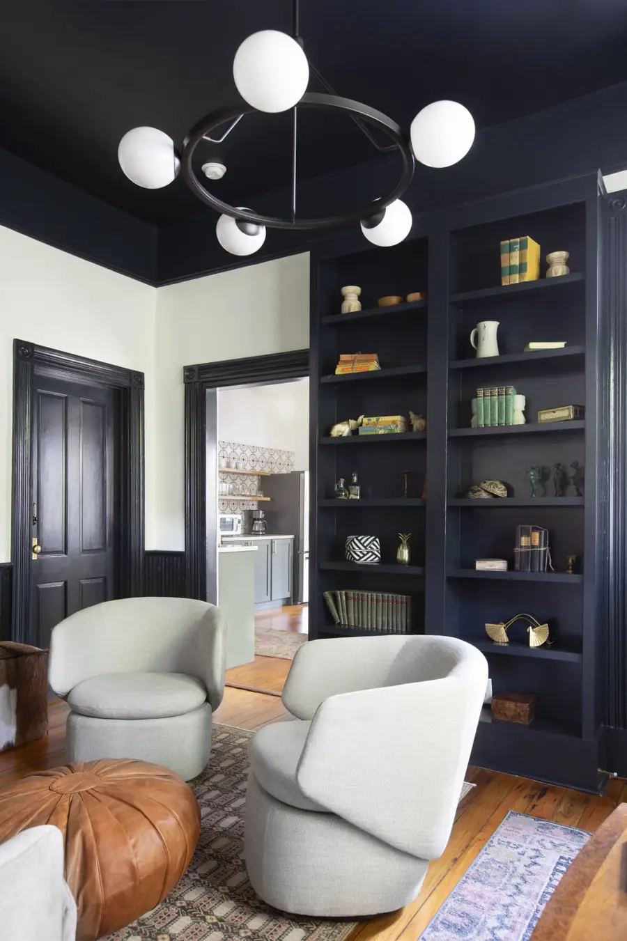 Plenty of seating space for your group between all 3 living room spaces :)