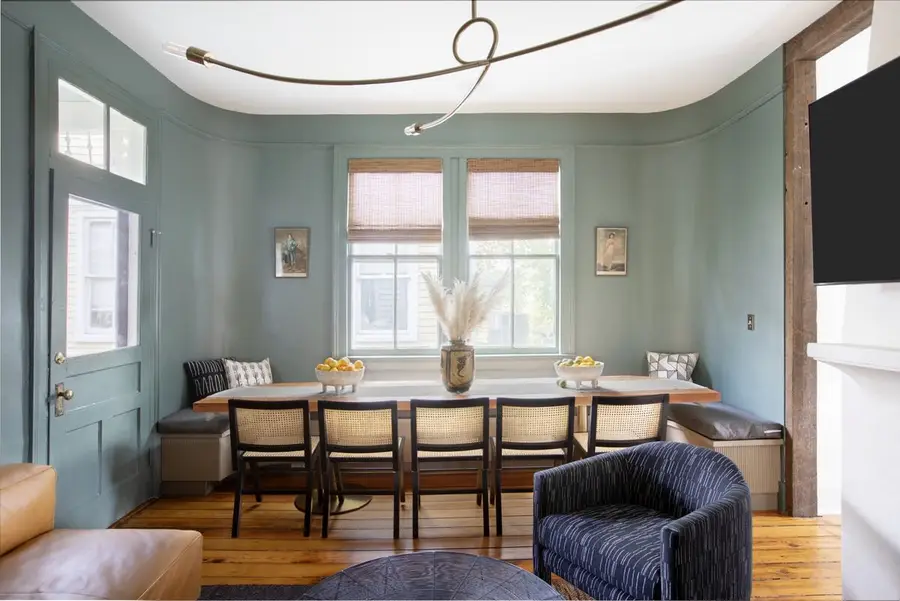 Plenty of seating space for your group between all 3 living room spaces :)