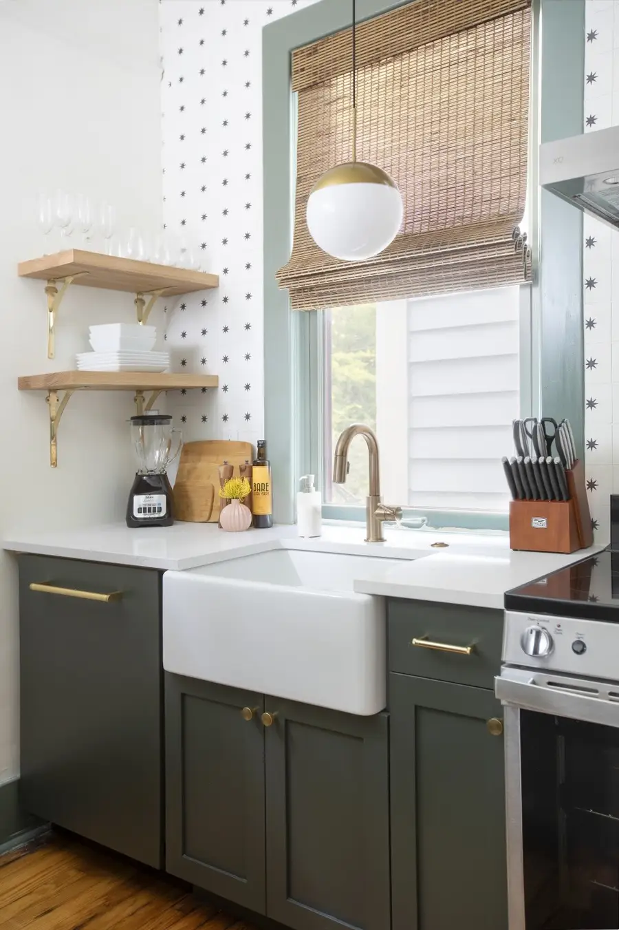 Fully Stocked Kitchen