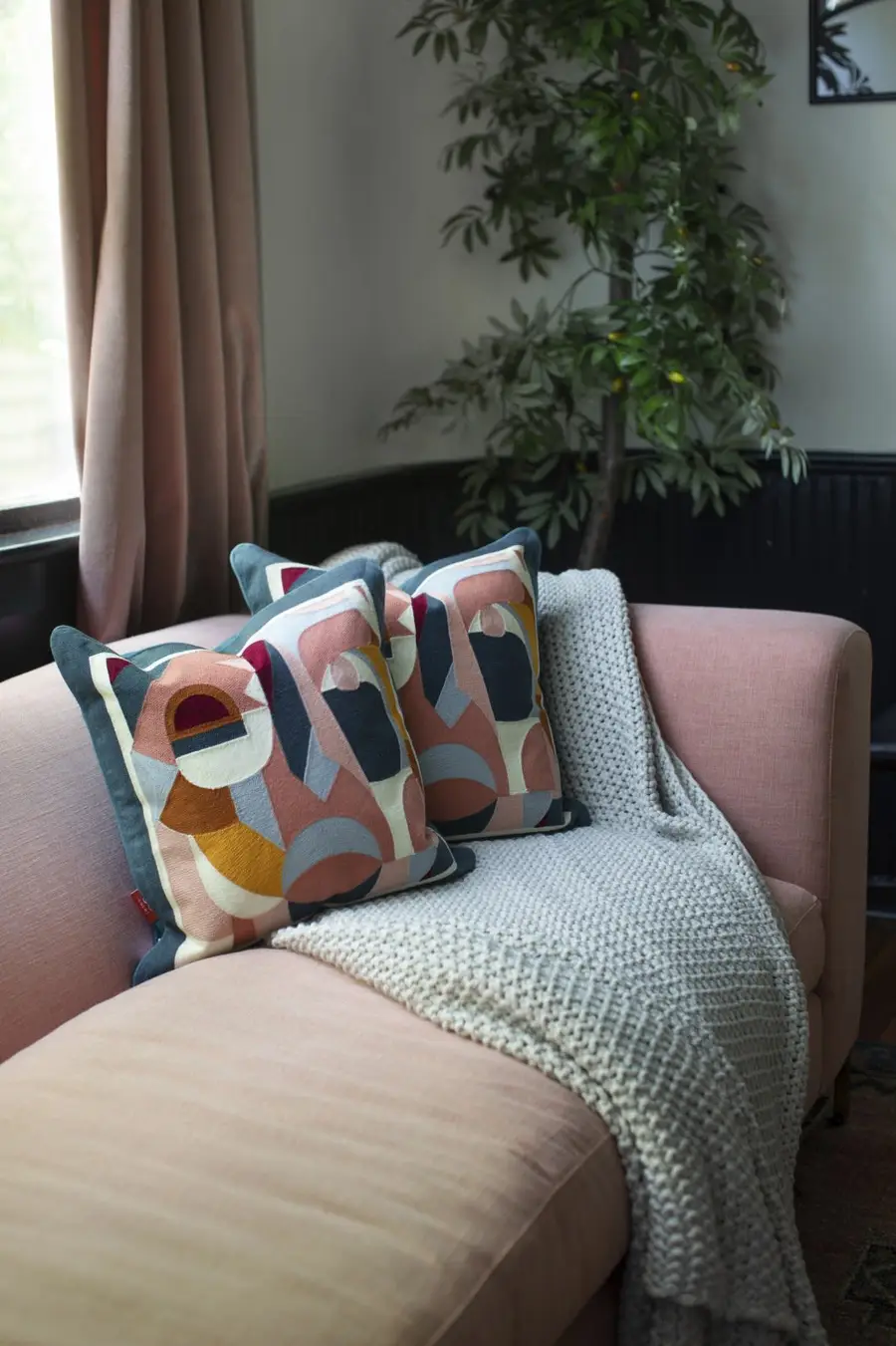 Plenty of seating space for your group between all 3 living room spaces :)
