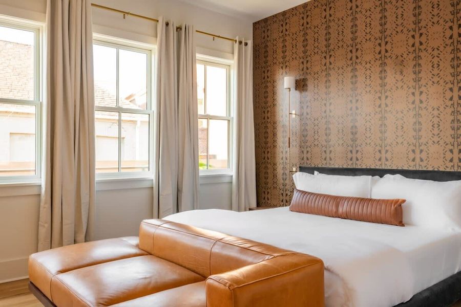 Bedroom #2 with a King and Twin daybed + En-suite bathroom