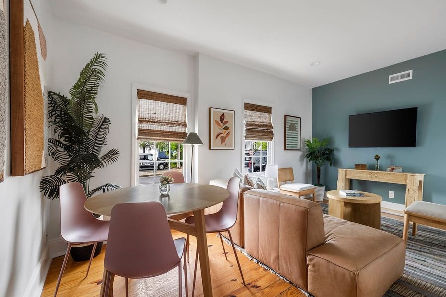 Spacious living room with seating for your group 