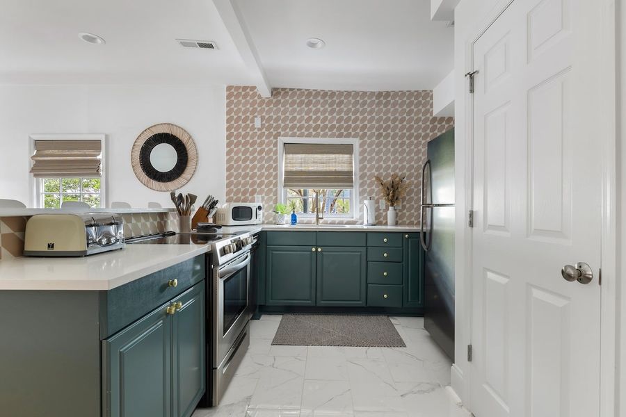 Fully stocked kitchen #4! 